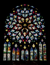 Nordquerhaus-Rosettenfenster, Psalm 150 darstellend