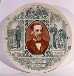 Teller mit einem Foto von Louis Pasteur (1822-95) von Pierre Petit (1832-1909) und Szenen aus seinem Leben