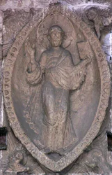 Relief, das Christus in einer Mandorla darstellt, von der Nordtür