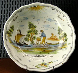 Salatschüssel mit Darstellung eines Handwerkers und Booten auf der Loire, Nevers, 1800