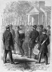 Sezessionskrieg (1861-1865) oder Amerikanischer Bürgerkrieg: Bestrafung eines Soldaten der Nordarmee, der des Feiglings im Kampf beschuldigt wird. Mit gefesselten Händen und einem „Feigling“-Schild auf dem Rücken durchquert er das Lager im Trommelklang. Gr