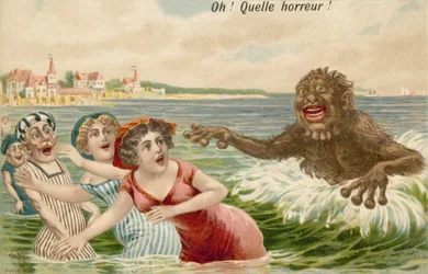 Schwimmer von einem Seeungeheuer verfolgt