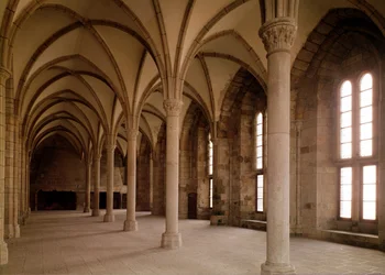 Die Salle des Hotes, Innenansicht der Abtei