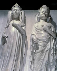 Die Marmordepots von Königin Johanna von Evreux (1307-1371) und König Karl IV. Le Bel (1294-1328). Es ist dasselbe Modell wie das von Maubuisson, hergestellt im Auftrag der Königin von Jean de Liège (bekannt um 1357-1381). Basilika von Saint Denis, königli