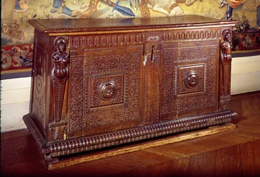 Walnuss-Sideboard, Lyonnais-Schule