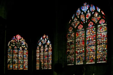 Das Ostende der Kirche mit dem Hauptostfenster in der Mitte