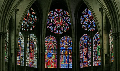 Fenster w100, Blick auf die Obergadenfenster am Ostende des Chors der Kathedrale