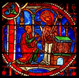 Fenster w1, Szene aus der Theophilus-Geschichte: Er betet vor einer Statue der Jungfrau, die ihm dann erscheint