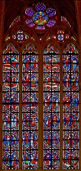 Fenster w209 zeigt Szenen aus dem Leben des Heiligen Nikolaus