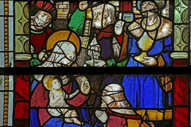 Fenster w4, das die Anbetung der Heiligen Drei Könige darstellt