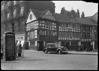 Old Wellington Inn, Old Shambles, Manchester, 1942