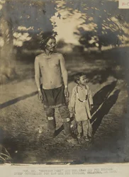 Hon. Mr. Growing Horn und Sohn. (Sac und Fox Indianer) Chefberater für Sac und Fox Indianer, Oklahoma, im Jahr 1873 (Foto)