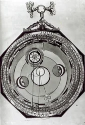 Ein Volvelle, möglicherweise die Zyklen des Mondes zeigend, nach einer Illustration aus Astronomicon Caesareum von Petrus Apianus, 1540