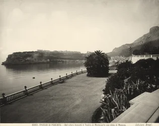 Aussichtspunkt vor dem Montecarlo Casino mit Blick auf Monaco