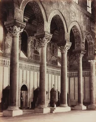 Innenansicht der Kathedrale von Monreale, Blick auf das Seitenschiff