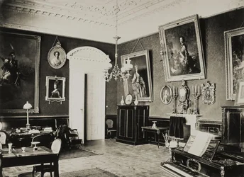 Die Paskevich-Residenz in Gomel. Rotes Wohnzimmer, 1860er Jahre