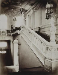 Der Stroganow-Palast in Sankt Petersburg. Die große Treppe mit unterem Vestibül, 1860er Jahre