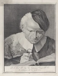 Mann mit Hut liest ein Buch mit einer Lupe, 1743