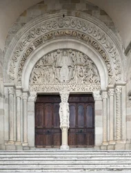 Das Jüngste Gericht, Mittelportal der Kathedrale Saint-Lazare, Autun, Frankreich