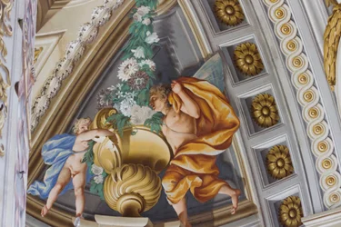 Geflügelte Epheben, Zentralhalle mit Fresken von Domenico und Giuseppe Valeriani, Jagdresidenz, von Filippo Juvarra (1678-1736), Stupinigi, Piemont, Italien