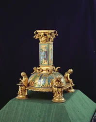 Sockel des Kreuzes von St. Bertin, aus der Abtei Saint-Bertin, um 1180