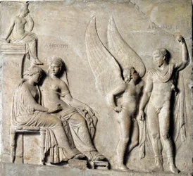 Griechische Kunst: „Der Prinz von Sparta Paris verführt Helena von Troja, Aphrodite ist dargestellt“ (Marmorrelief, 1. Jahrhundert v. Chr.)