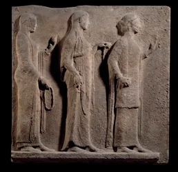 Griechische Kunst: Platte des Durchgangs der Theores: Gesicht, das die Grazien darstellt (Marmorrelief)