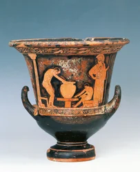 Krater mit der Darstellung eines Töpfers bei der Arbeit unter den Augen Athenes, rotfigurige Keramik aus Sizilien, Italien, Magna Graecia, 5. Jahrhundert v. Chr.