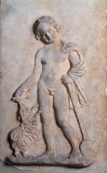 Magna Graecia: kleiner Junge beim Spielen, Marmorrelief, 5. Jahrhundert v. Chr.