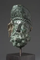 Gefäßausguss in Form des Kopfes von Herakles (Bronze)