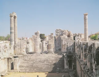 Die große Treppe des Tempels von Apollo, um 336 v. Chr.