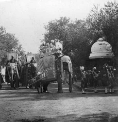 Eine Punjabi-Prinzessin in einer Elefantenprozession, Delhi, Indien, 1900er Jahre