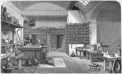 Michael Faraday (1791-1867) in seinem Kellerlabor, aus Henry Bence Jones