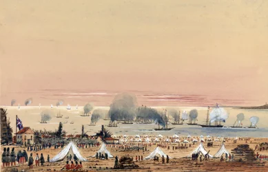 Die Landung bei Kinburn (Ukraine, Russland) im Oktober 1855, ein britisches Armeelager am Ufer, mit der Flotte vor Anker, einschließlich der HMS Tribune