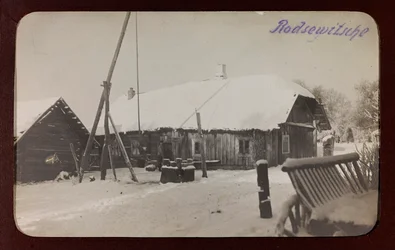 Erster Weltkrieg: die Ukraine in den Jahren 1914-1916 während der Invasion der deutschen Armee. Ansicht mit Schnee (s/w Foto)