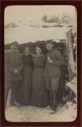 Erster Weltkrieg: Ukraine in den Jahren 1914-1916 während der Invasion der deutschen Armee. Gruppenporträt (s/w Foto)