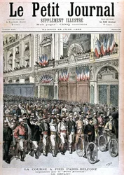 Start der Menge, die am Paris-Belfort-Lauf teilnimmt, organisiert vom Petit Journal