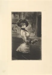 Dreiviertel-Längen-Porträt einer Frau im Profil in einer Kunstgalerie