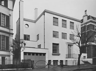 Außenansicht - Haus für Denys Lowson, Esq., Upper Phillimore Gardens, London, 1939