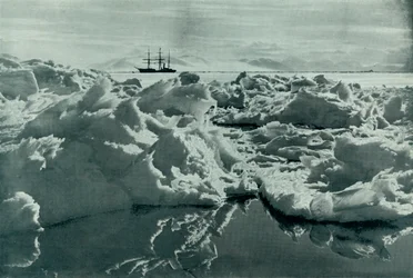 Die Terra Nova im McMurdo-Sund, um 1910-1913, 1913