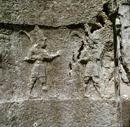 Flachrelief mit zwei Figuren. Um 1250-1220 v. Chr.
