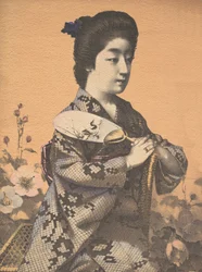 Mädchen mit einem runden Papierfächer Uchiwa, ca. 1900