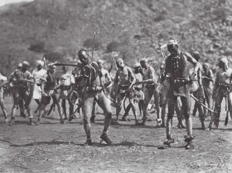 Afrika: Nuba-Rasseltanz