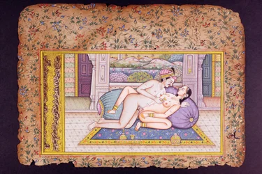 Erotische Szene in einem luxuriösen Boudoir, rajasthanische Miniaturmalerei