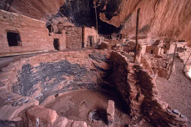 Keet Seel ist Teil eines Komplexes von drei historischen Klippenwohnungen in der Nähe der Stadt