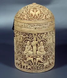 Pyxis von Al-Mughira aus Elfenbein, 968