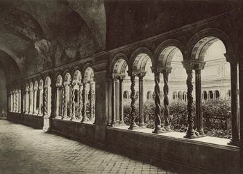 Der Kreuzgang der Paulusbasilika