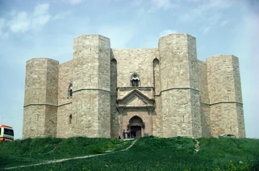 Castel del Monte, erbaut während der Herrschaft von Kaiser Friedrich II. (1194-1250) ca. 1240-50