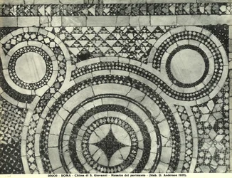 Detail des Cosmatesque-Bodens der Basilika San Giovanni in Laterano, Rom (Mosaik)