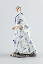 Weibliche Figur (Porzellan)